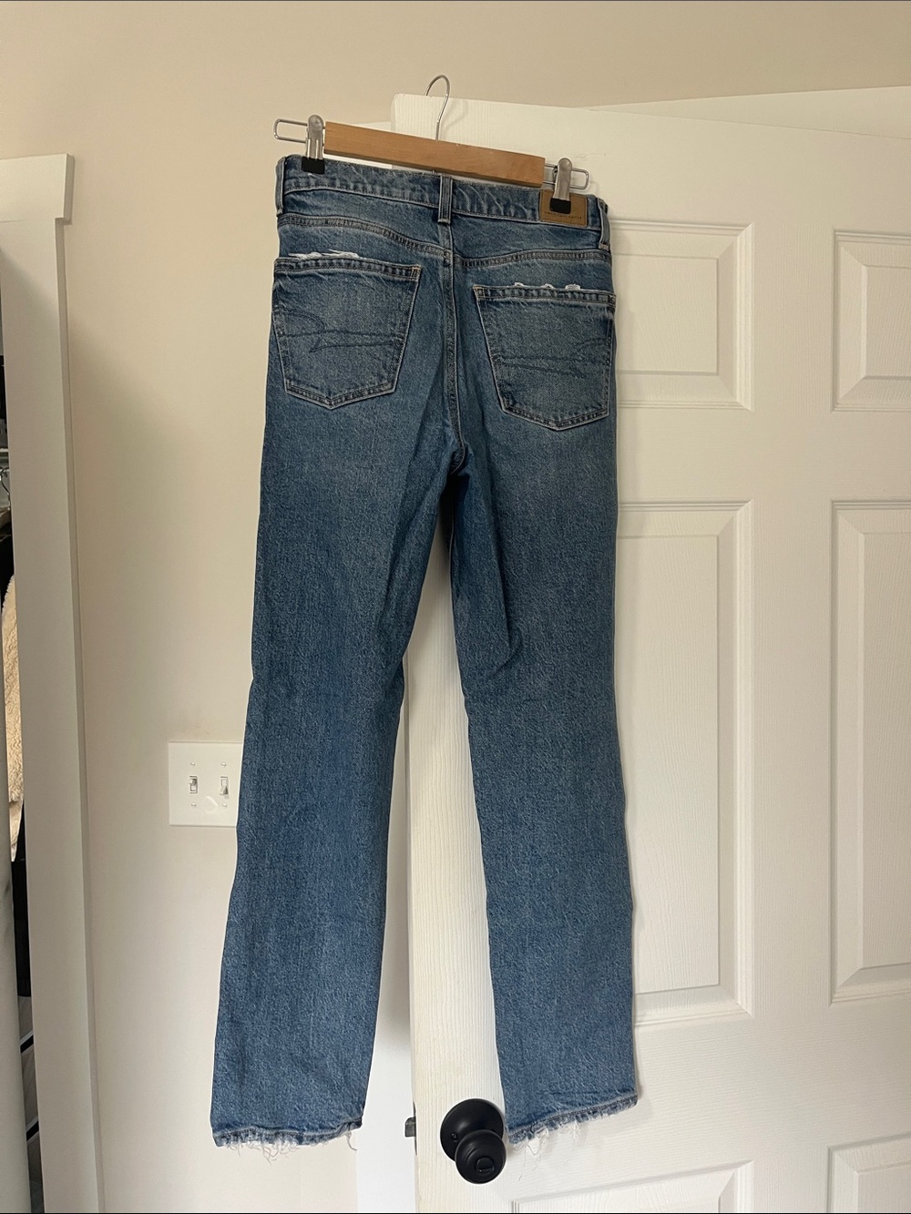 American Eagle Outfitters Women’s Straight Jeans - Picture 2 of 3